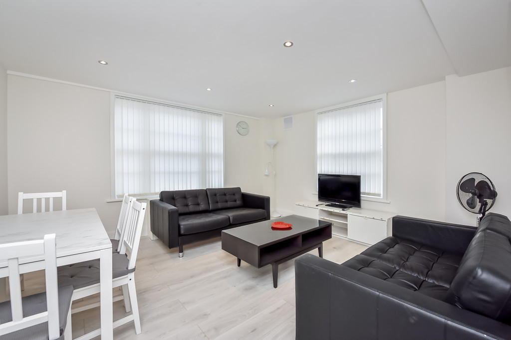 One  bedroom, Park West, W2